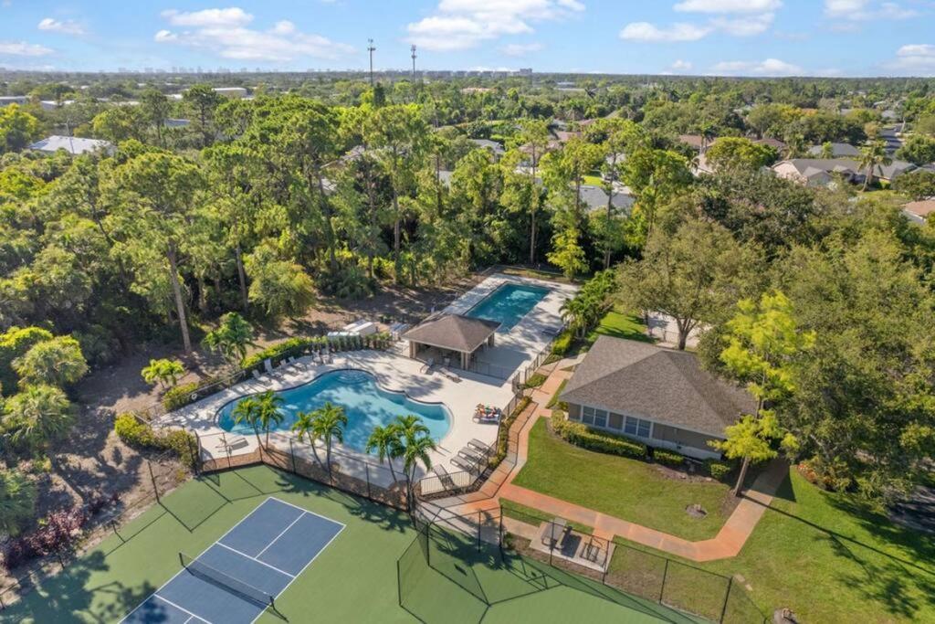 Tranquil Beachy Boho Pool Home, 5Mi Beach, 4 Bedroom 3 Bath Naples Exterior photo